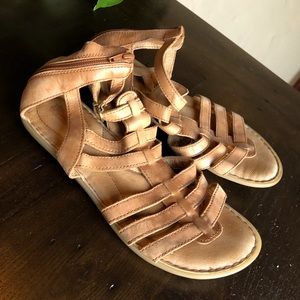 Born Gladiator Sandal Size 10 SUPER COMFY!